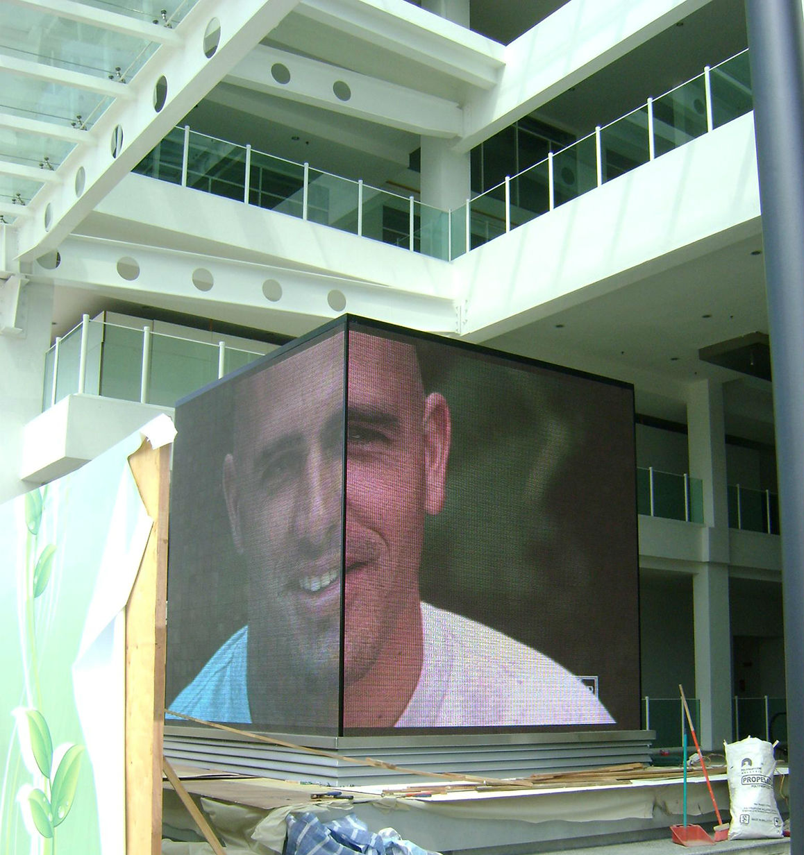Primo with P10 full color led display 40sqm in Scott Garden Shopping Mall-2 .JPG